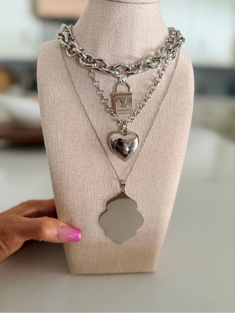 GORGEOUS Layered Silver Heart & Padlock Pendant Necklace Set